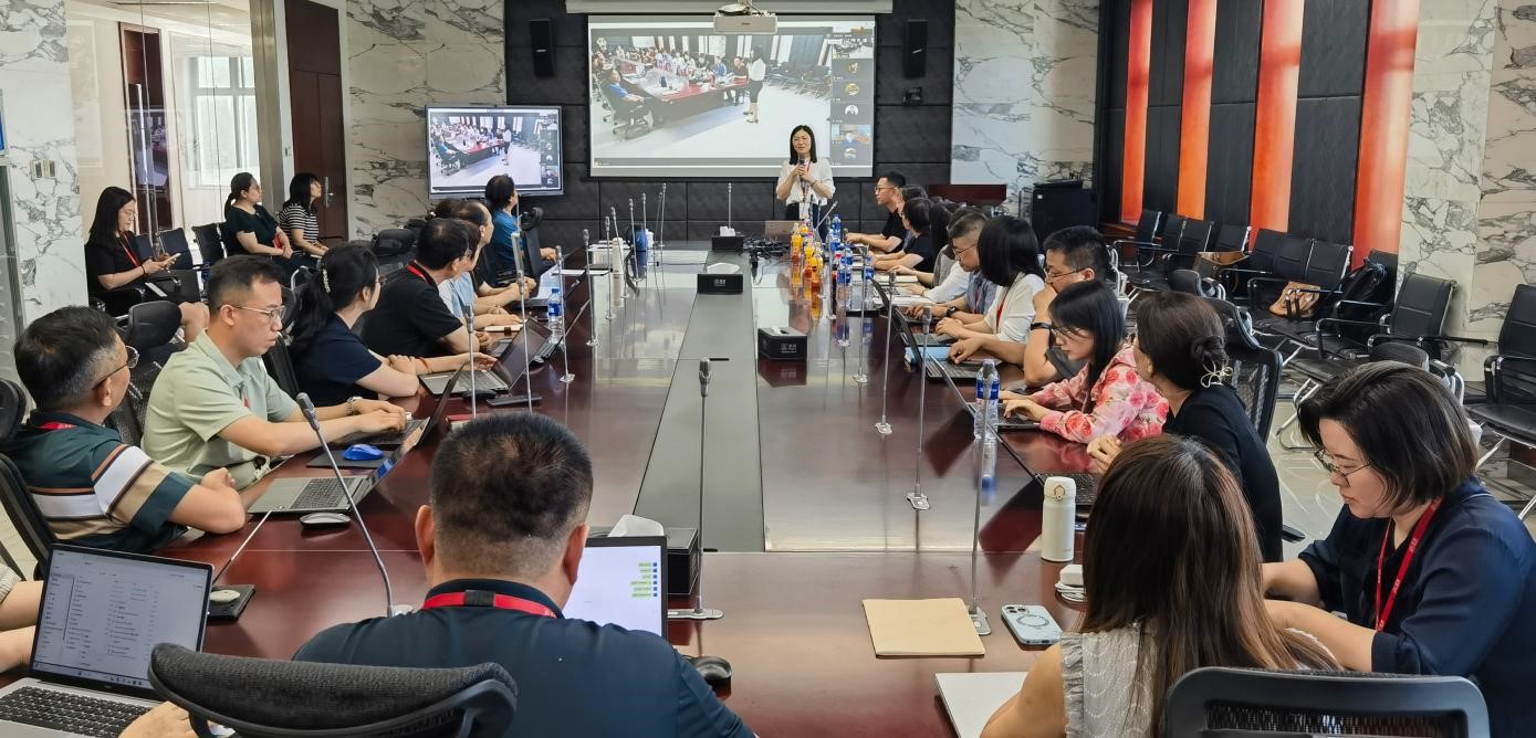 尊龙凯时·(中国)人生就是搏!
联手光辉国际 构筑人才体系“尊龙凯时范式”